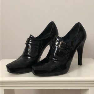Stuart Weitzman Blk Patent Leather Booties